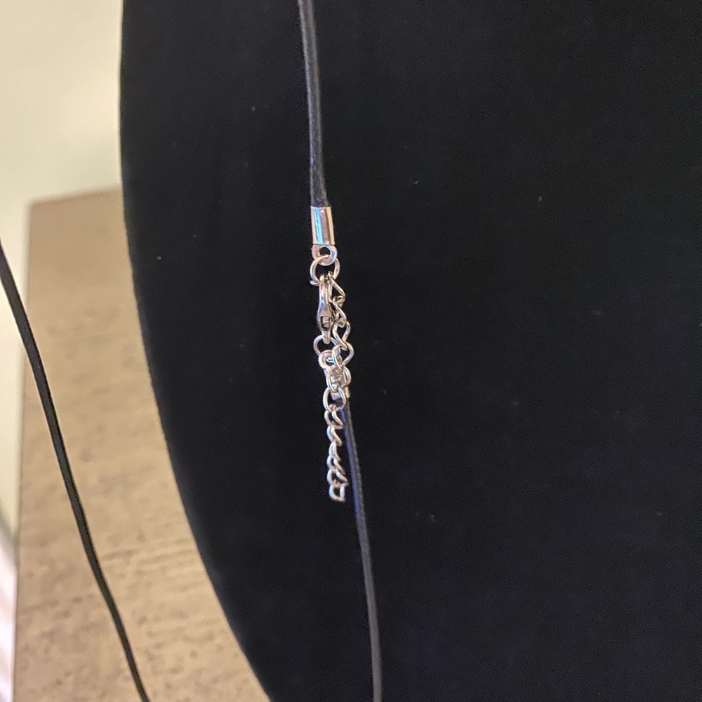 Black necklace! - Picture 4 of 5